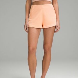 NWT!! lululemon athletica High Waist Softstream 2” Peach Bellini Shorts Size 4
